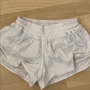 lulu lemon hotty hot short